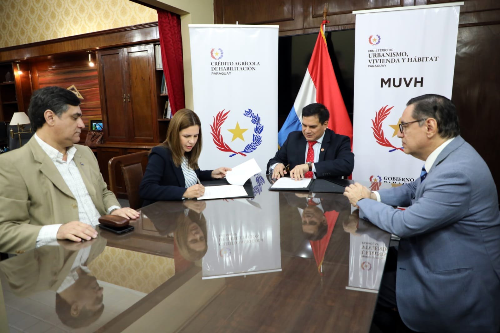 El MUVH y el CAH firman convenio de cooperación interinstitucional para ...